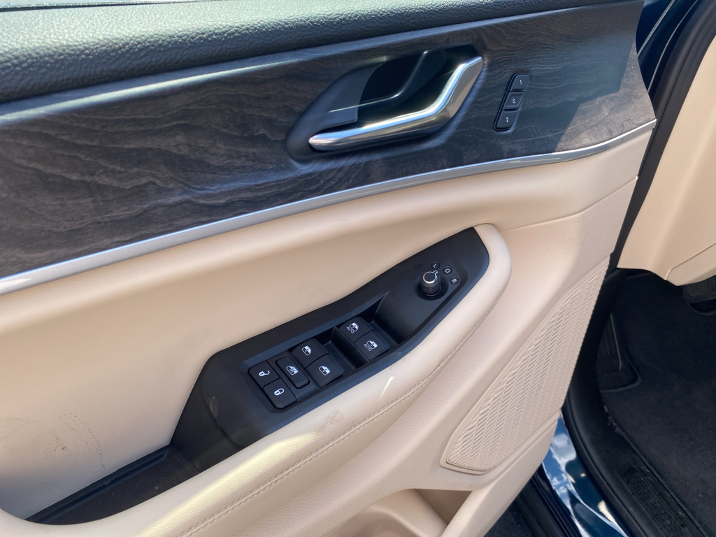 2026 Jeep Grand Cherokee representative vehicle photo