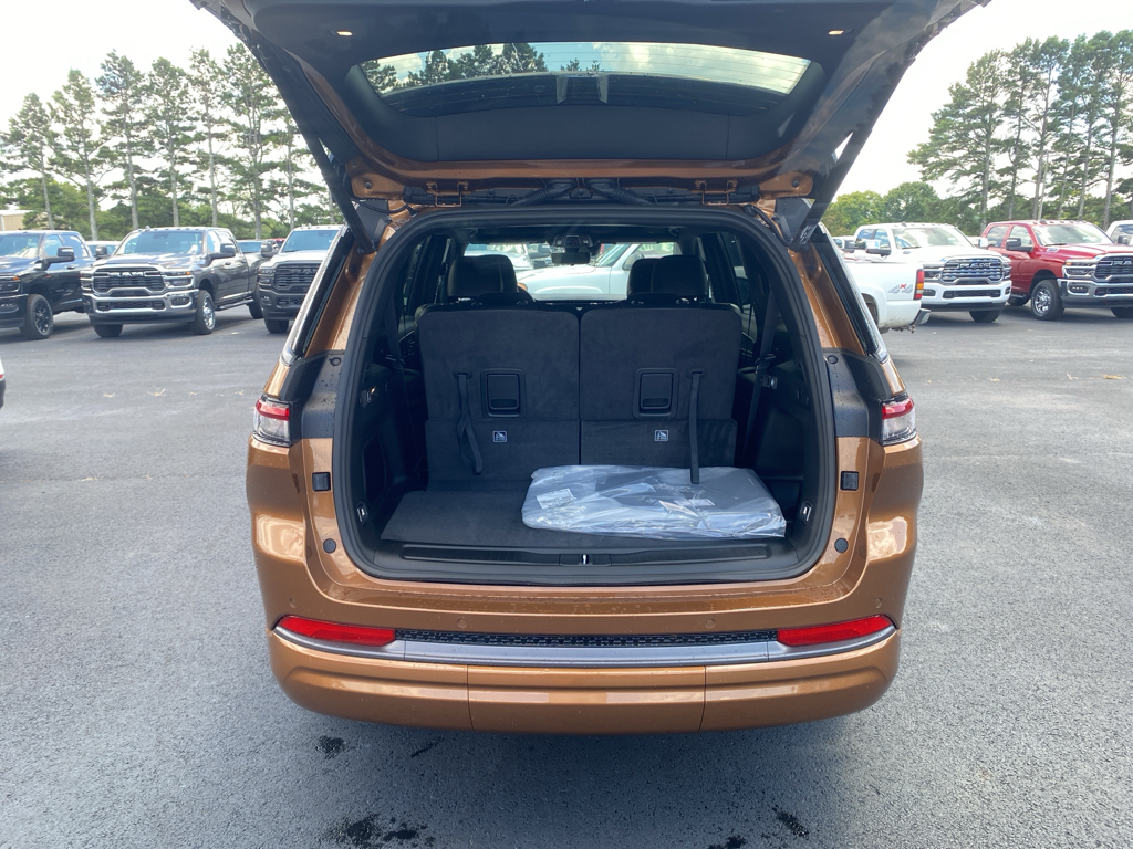 2026 Jeep Grand Cherokee L representative vehicle photo