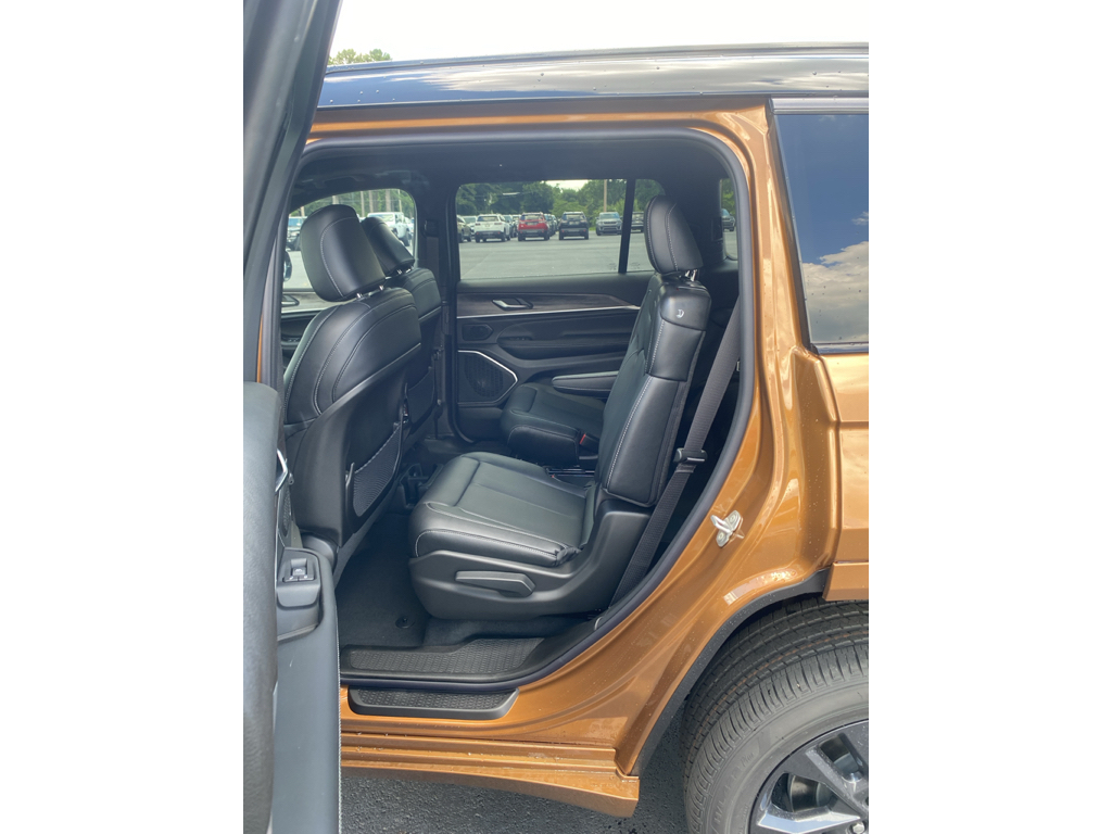2026 Jeep Grand Cherokee L representative vehicle photo
