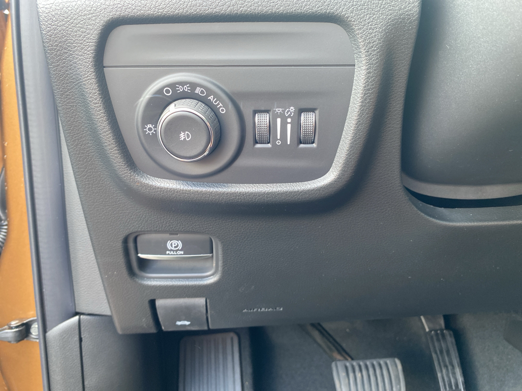 2026 Jeep Grand Cherokee L representative vehicle photo