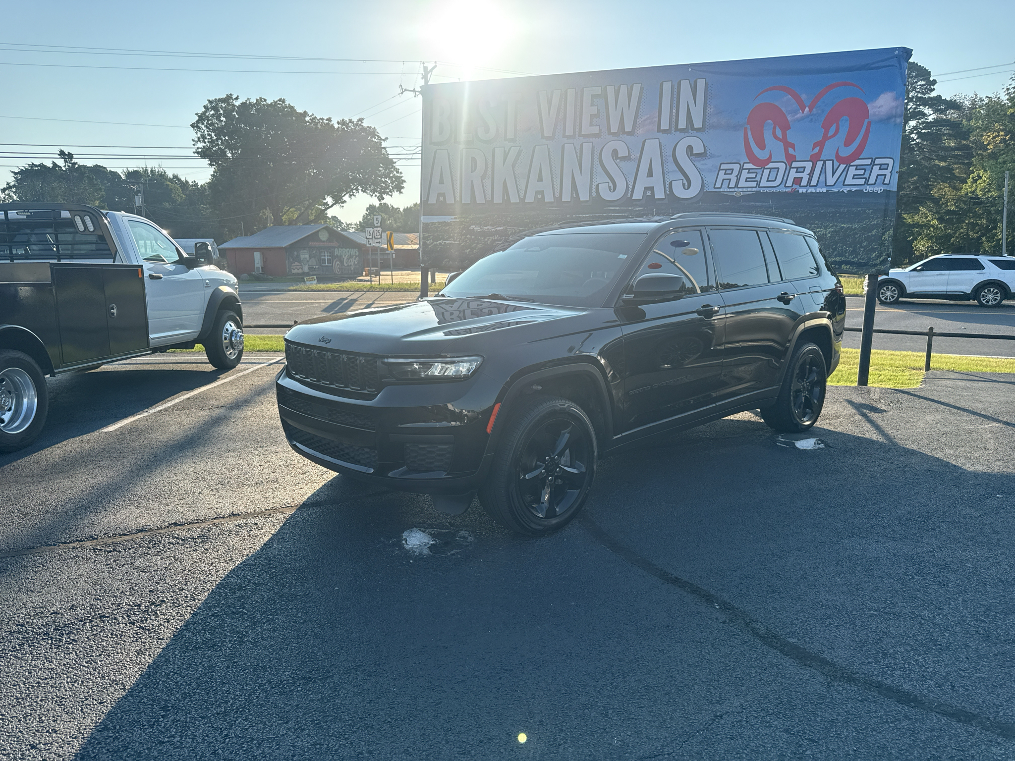 2023 Jeep Grand Cherokee L Altitude photo 1