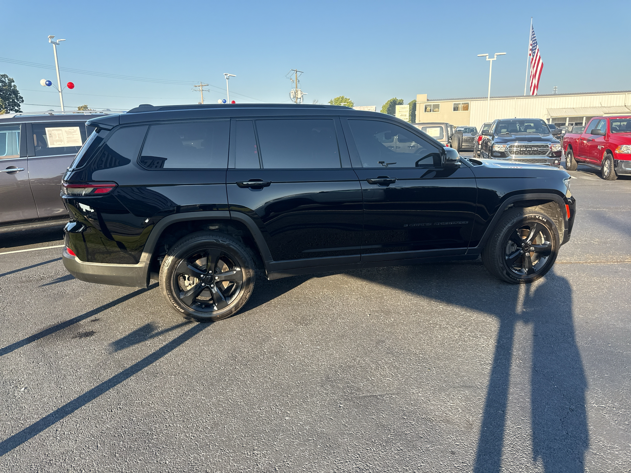 2023 Jeep Grand Cherokee L Altitude photo 4