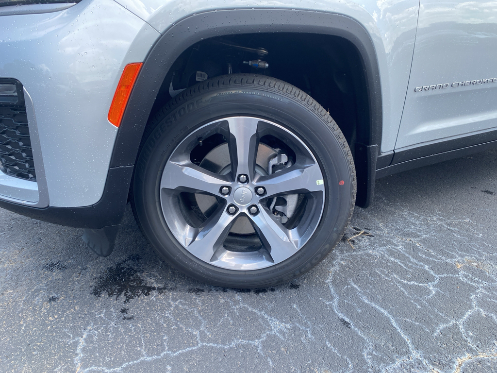 2026 Jeep Grand Cherokee L representative vehicle photo