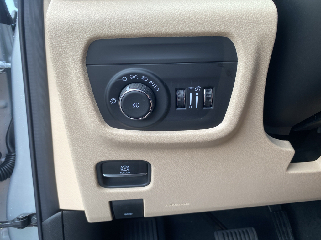 2026 Jeep Grand Cherokee L representative vehicle photo