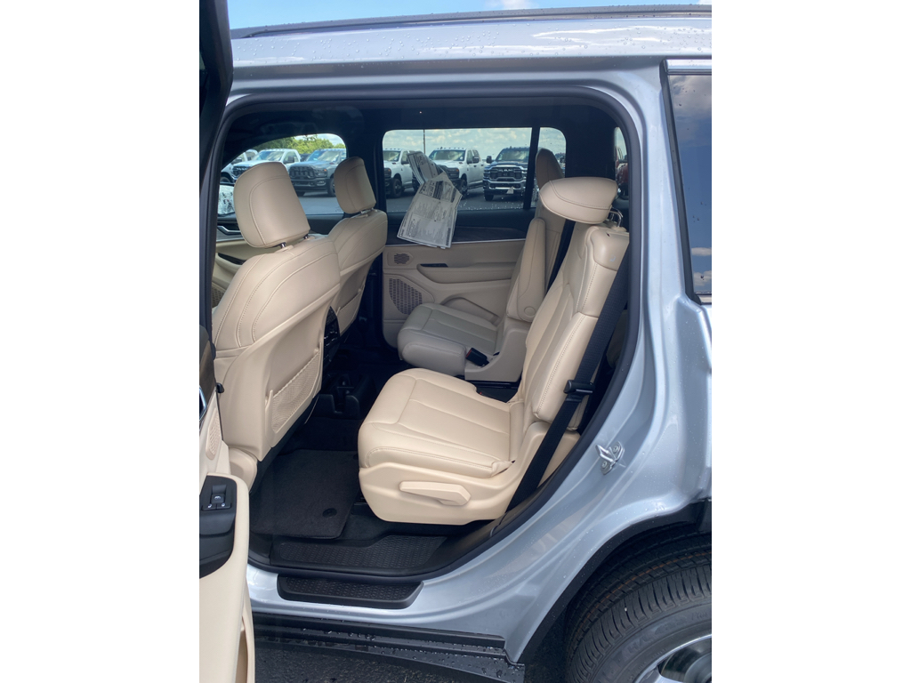 2026 Jeep Grand Cherokee L representative vehicle photo