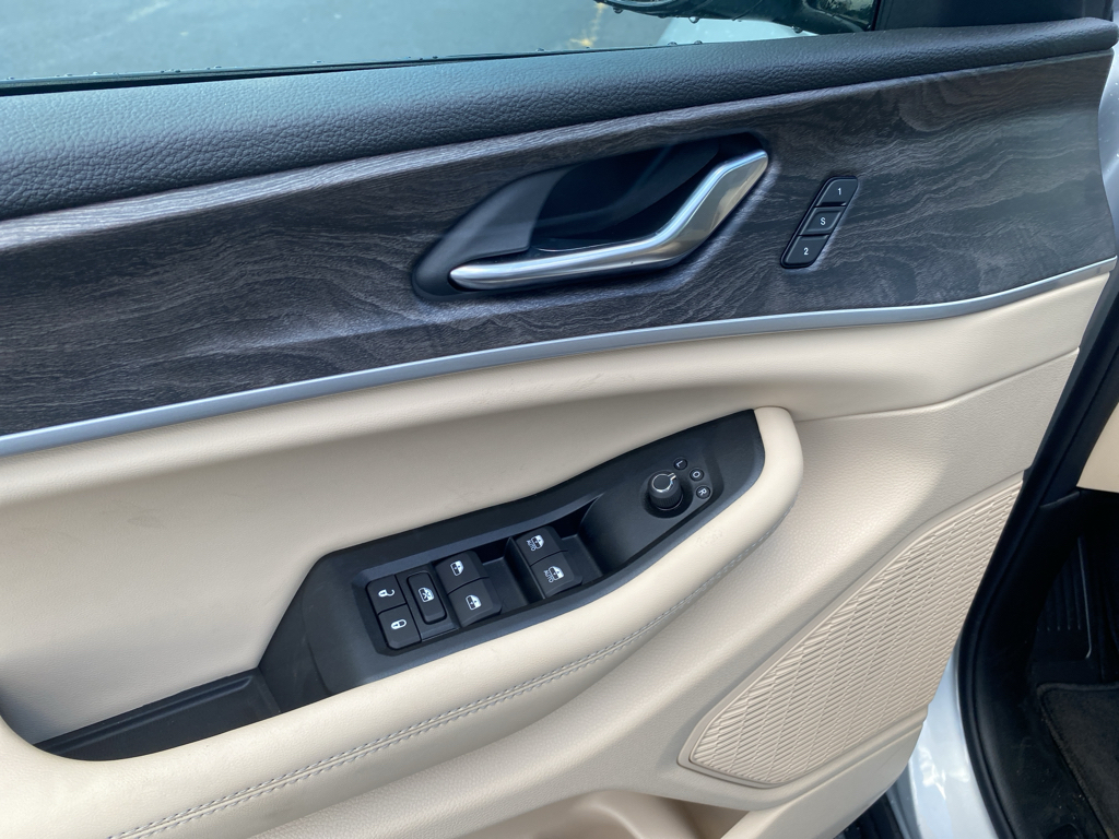 2026 Jeep Grand Cherokee L representative vehicle photo