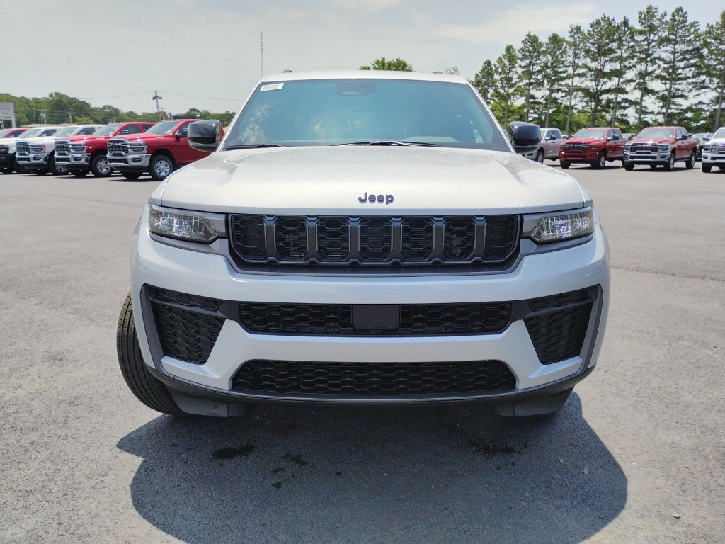 2026 Jeep Grand Cherokee L representative vehicle photo
