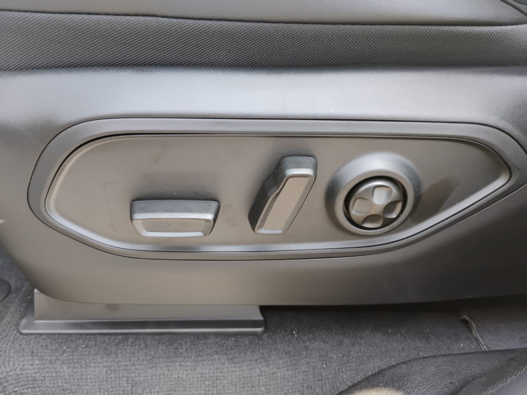 2026 Jeep Grand Cherokee L representative vehicle photo