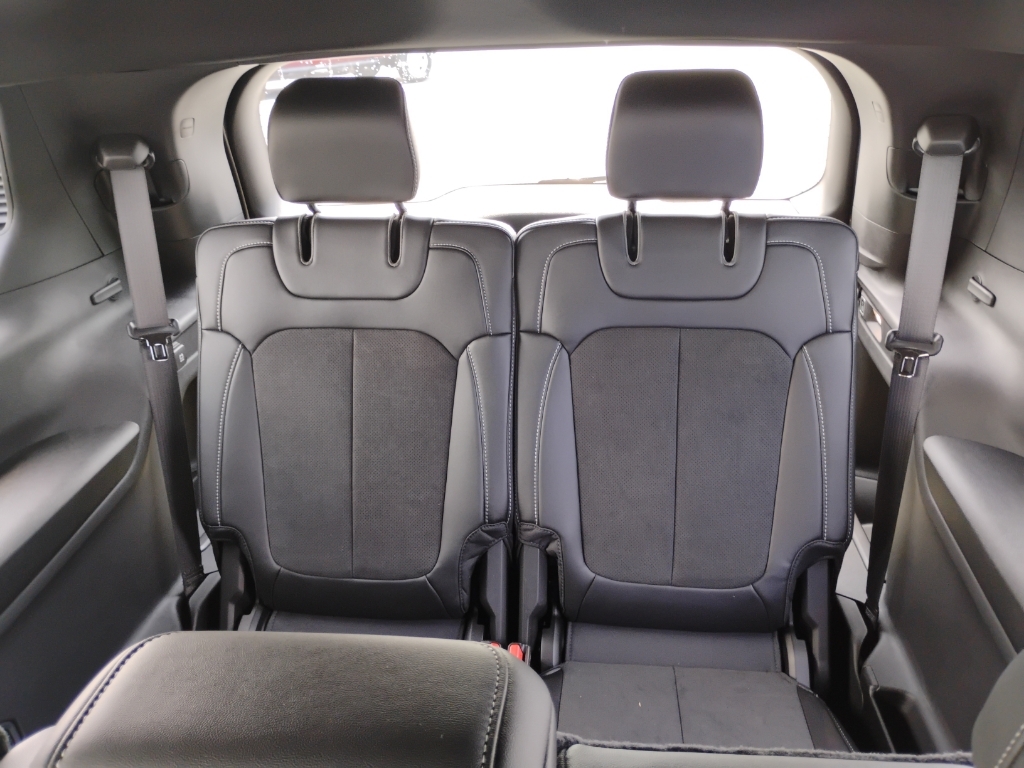 2026 Jeep Grand Cherokee L representative vehicle photo