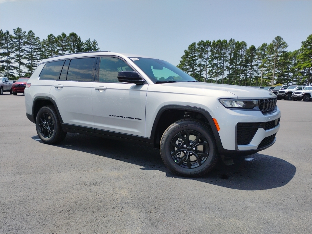2026 Jeep Grand Cherokee L representative vehicle photo