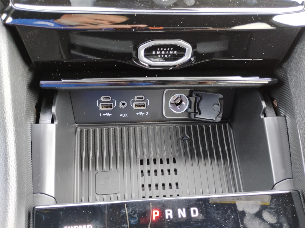 2026 Jeep Grand Cherokee L representative vehicle photo