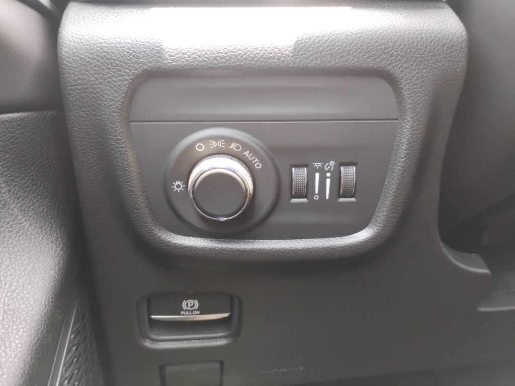2026 Jeep Grand Cherokee L representative vehicle photo