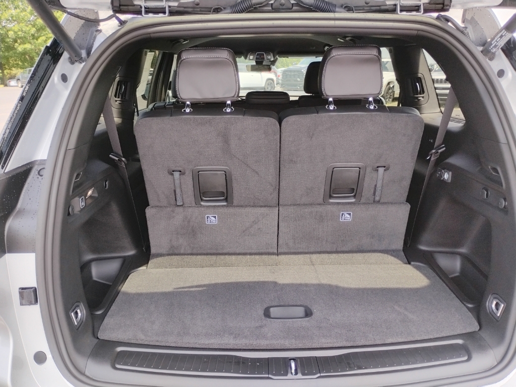 2026 Jeep Grand Cherokee L representative vehicle photo