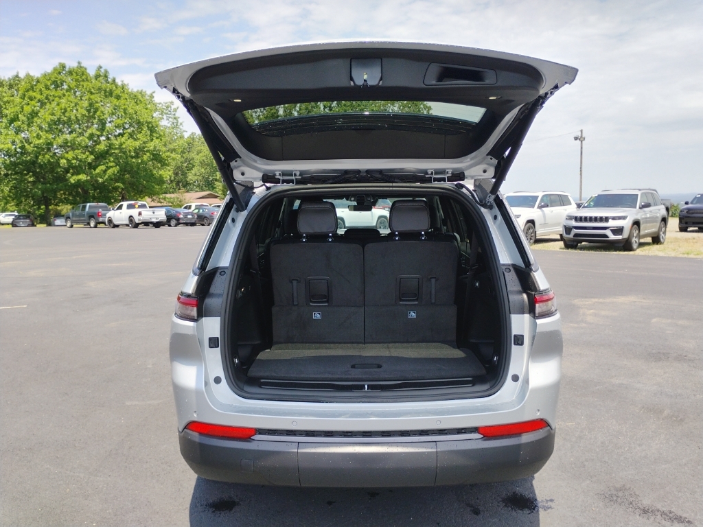 2026 Jeep Grand Cherokee L representative vehicle photo