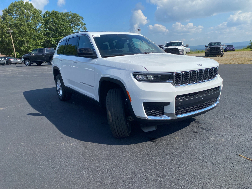 2026 Jeep Grand Cherokee L Laredo X photo 3