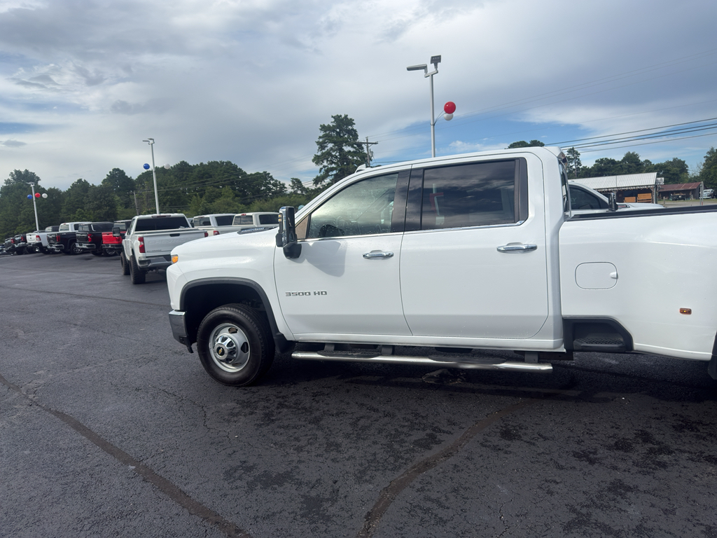2021 Chevrolet Silverado representative vehicle photo