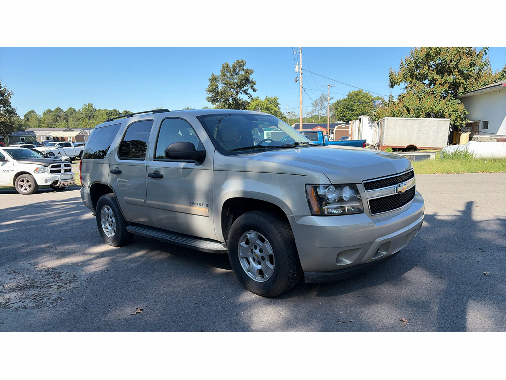 2009 Chevrolet Tahoe LS photo 2