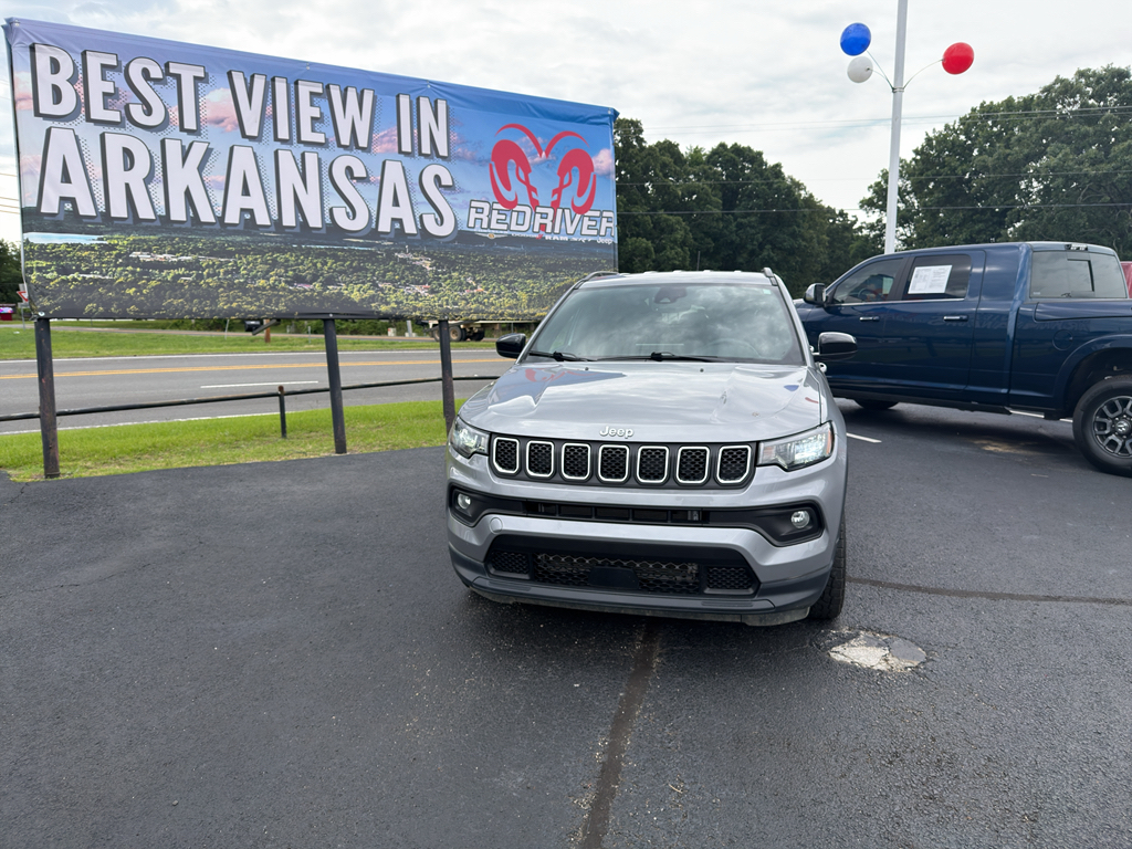 2024 Jeep Compass Latitude photo 5