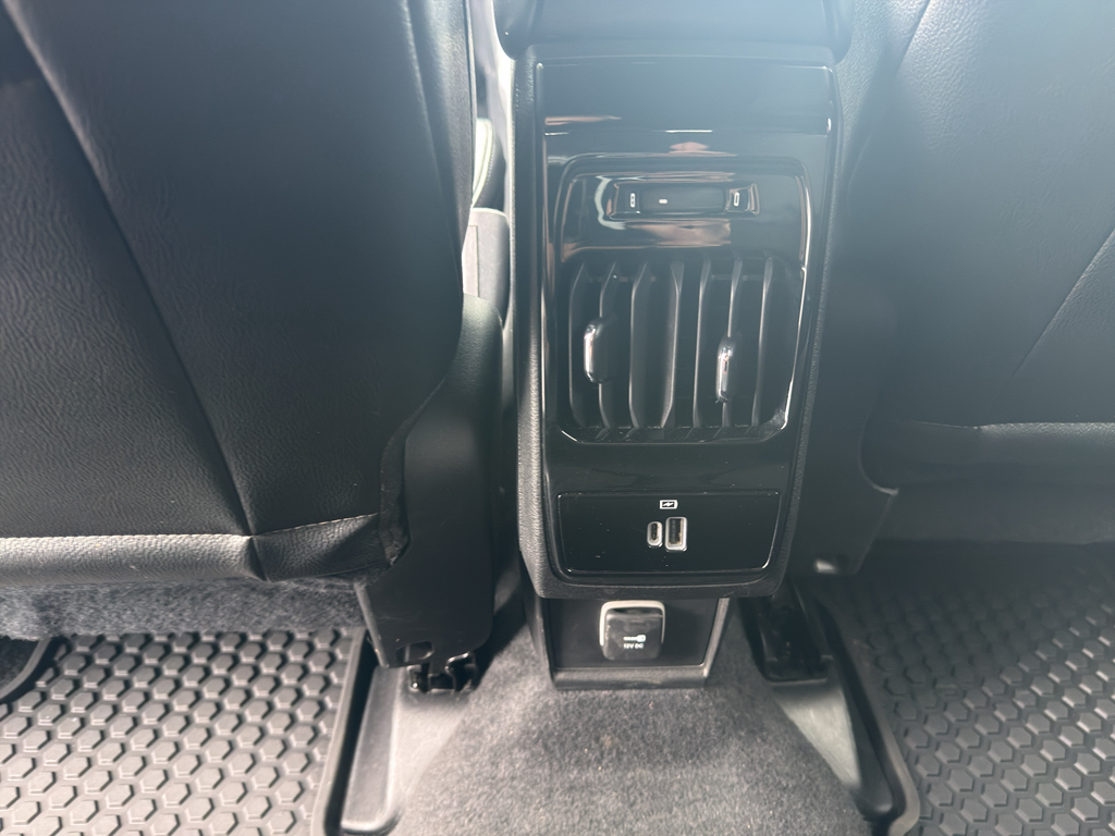 2024 Jeep Compass representative vehicle photo