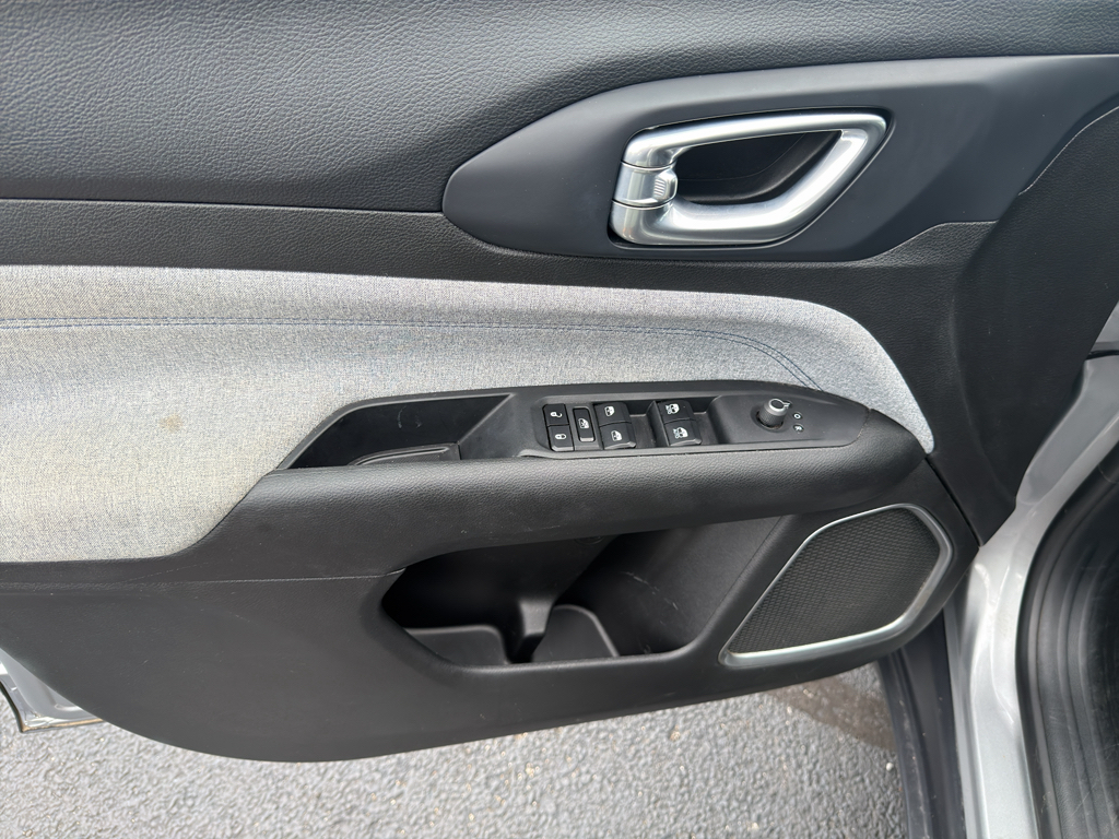 2024 Jeep Compass representative vehicle photo