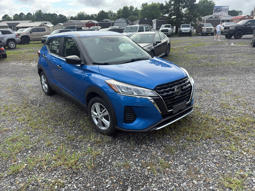 2021 Nissan Kicks S photo 2