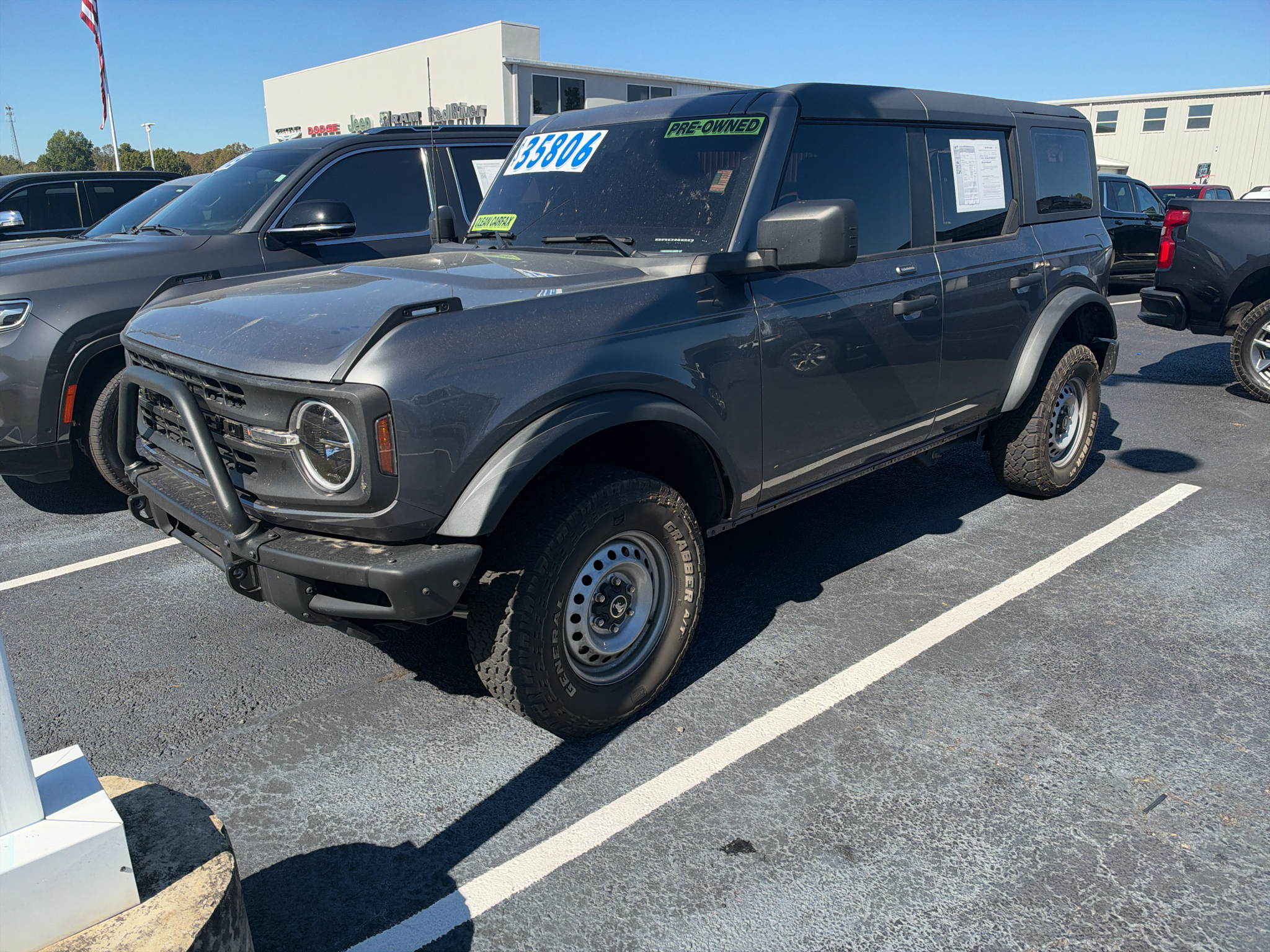 2022 Ford Bronco photo 1