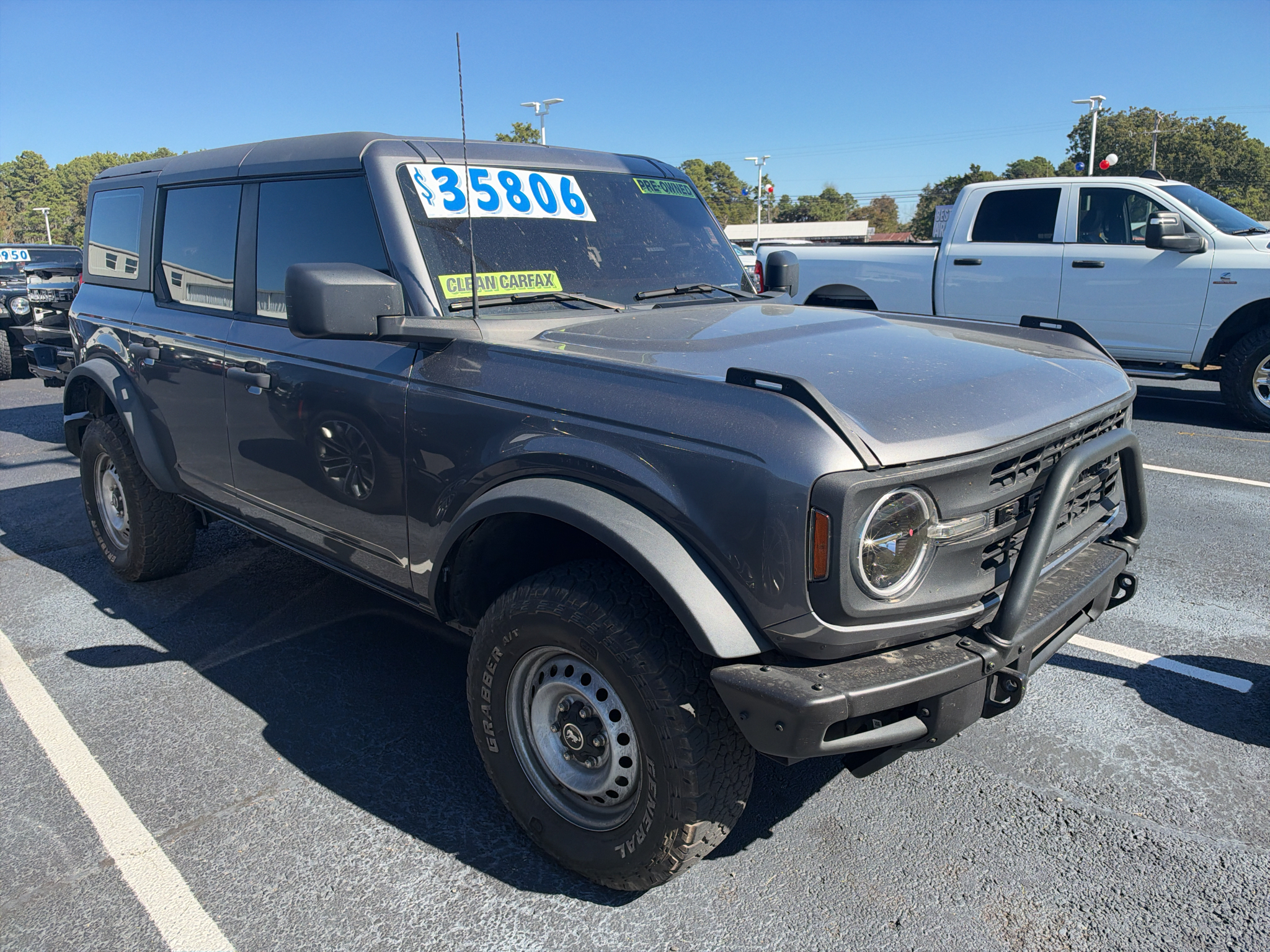 2022 Ford Bronco photo 2