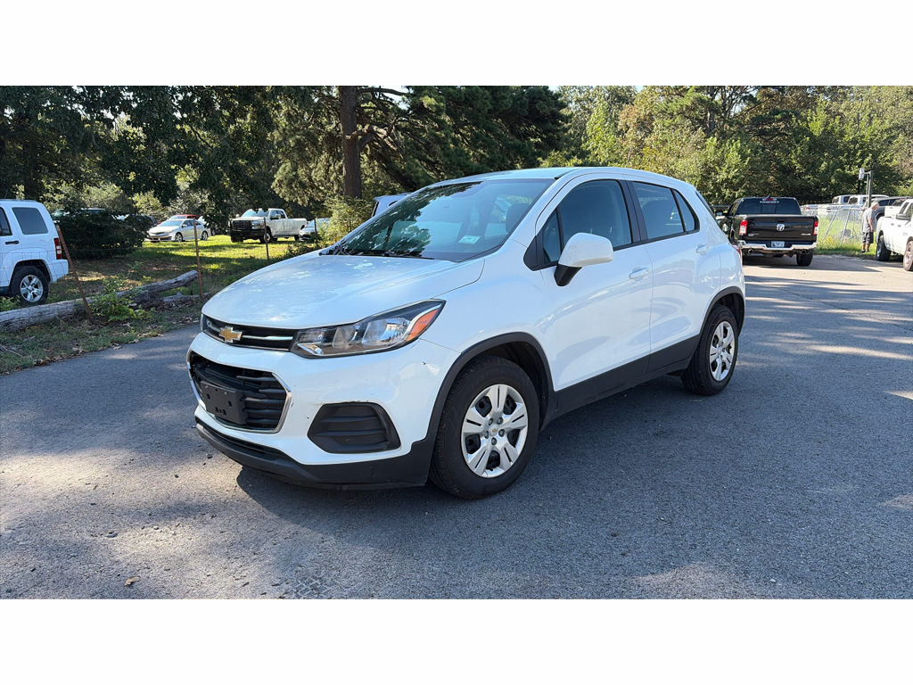 2018 Chevrolet Trax LS photo 1