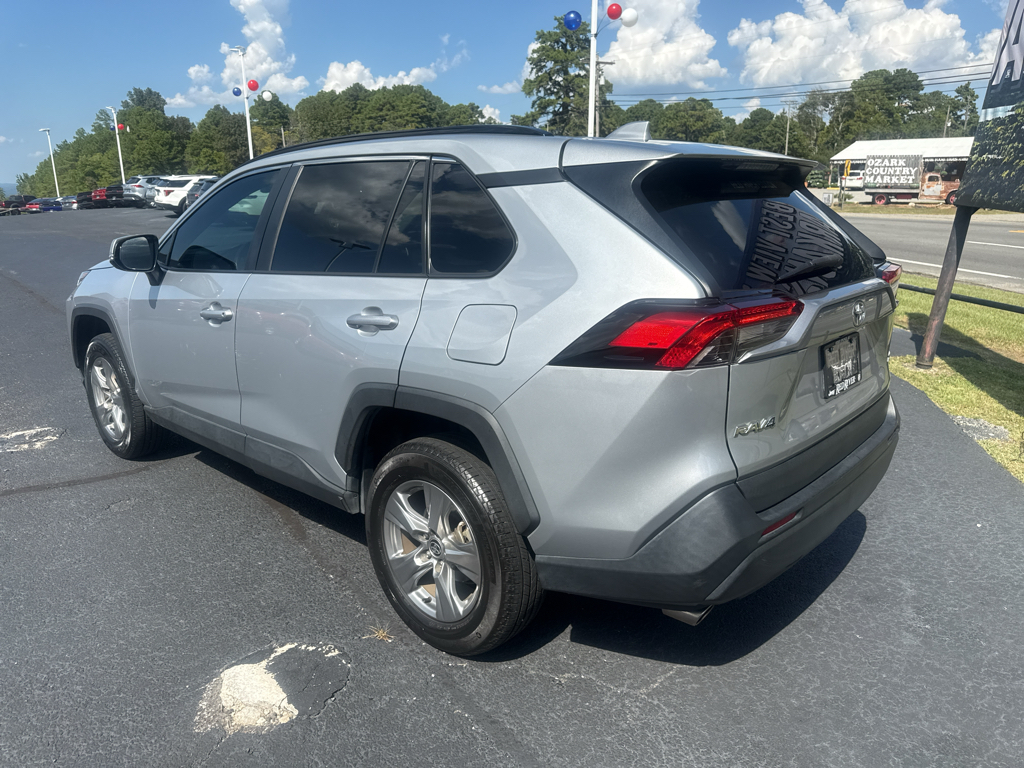 2024 Toyota RAV4 XLE photo 6