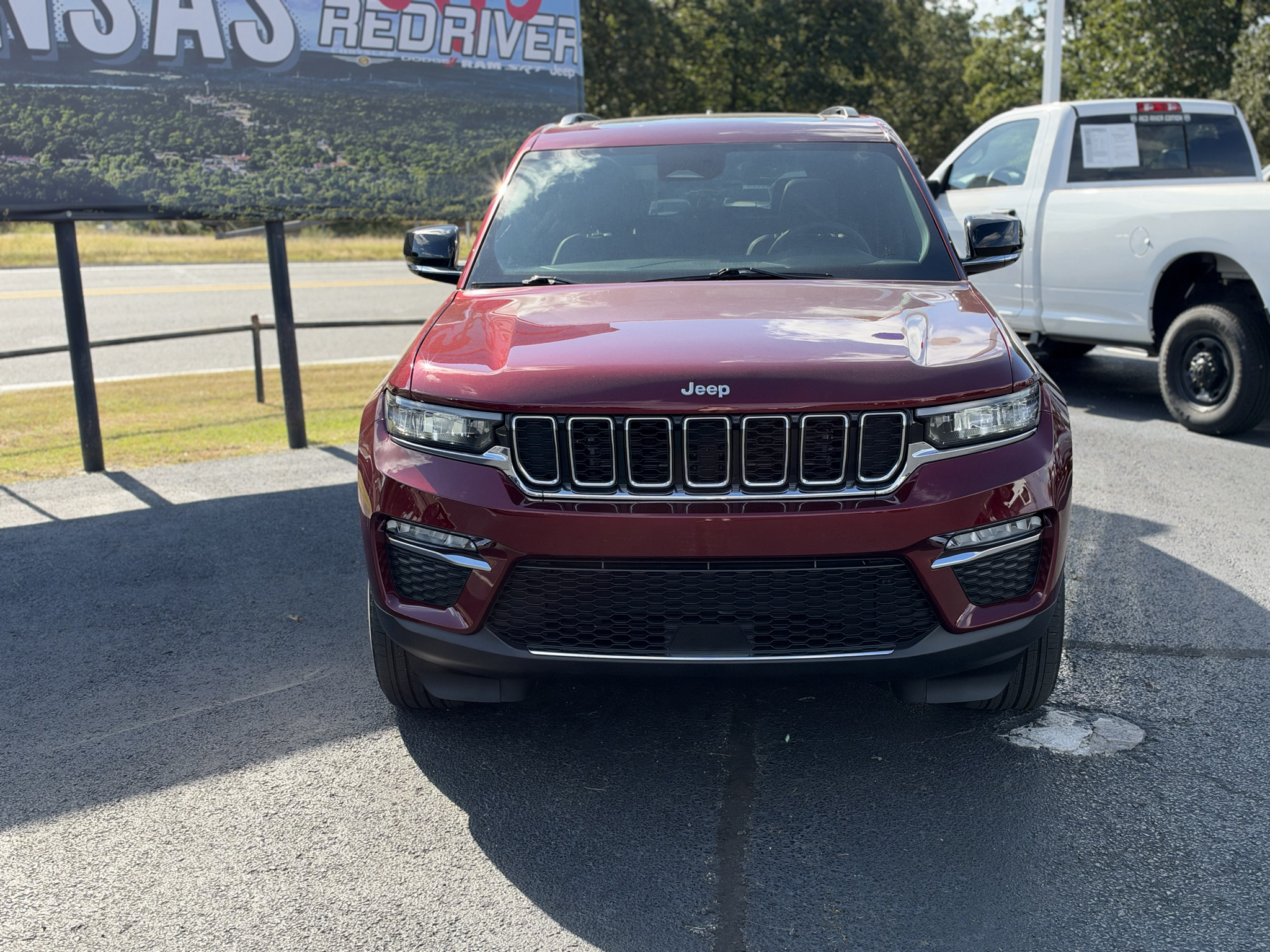 2025 Jeep Grand Cherokee Limited photo 2