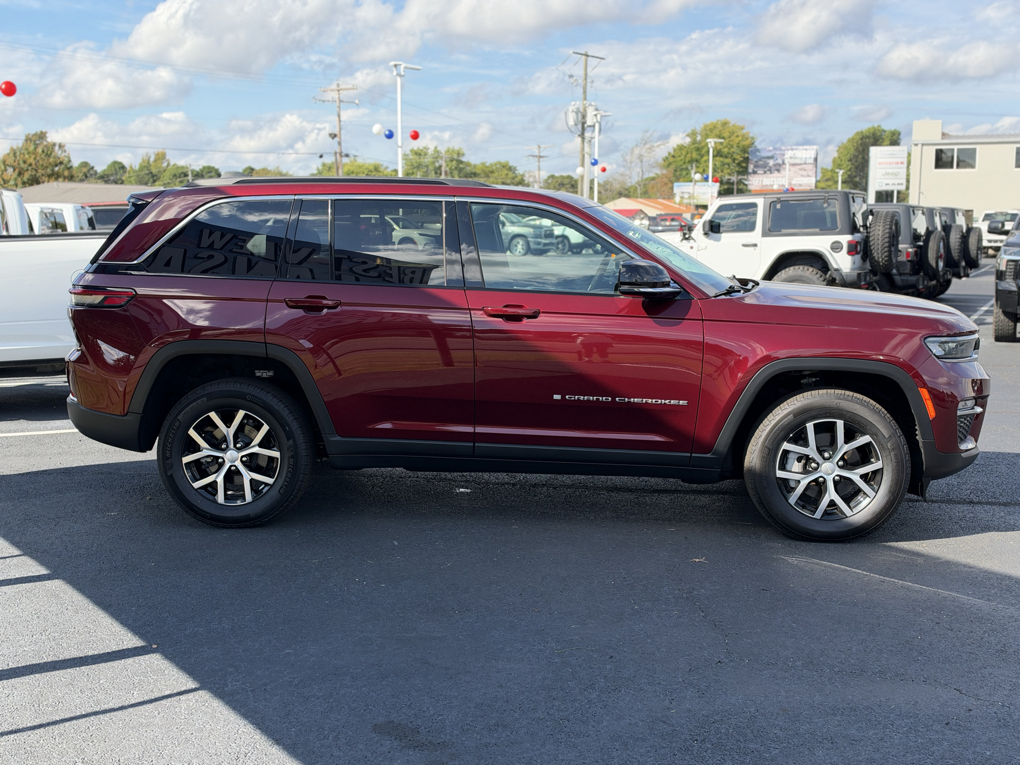 2025 Jeep Grand Cherokee Limited photo 4
