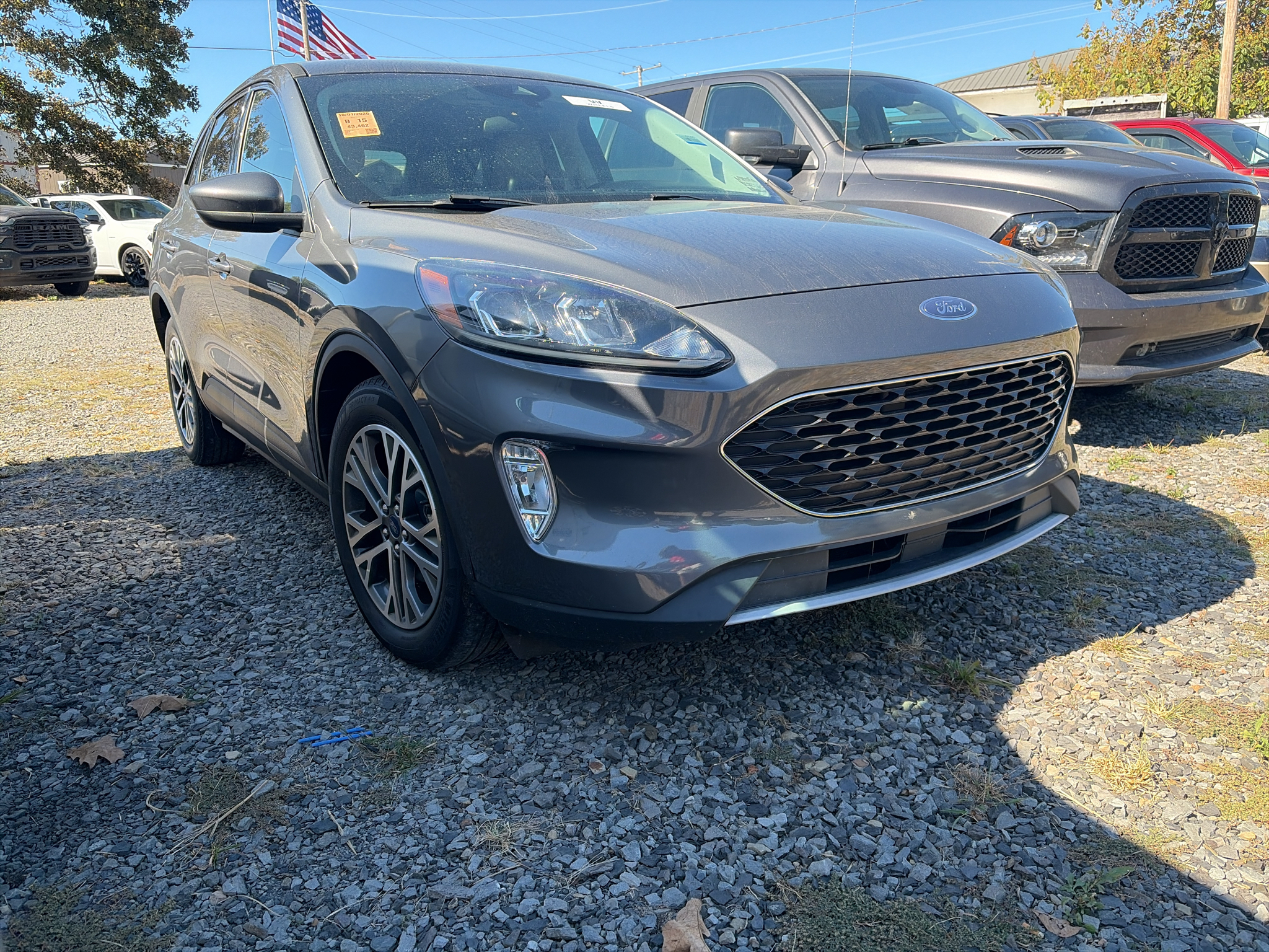 2022 Ford Escape Hybrid SEL Hybrid photo 2
