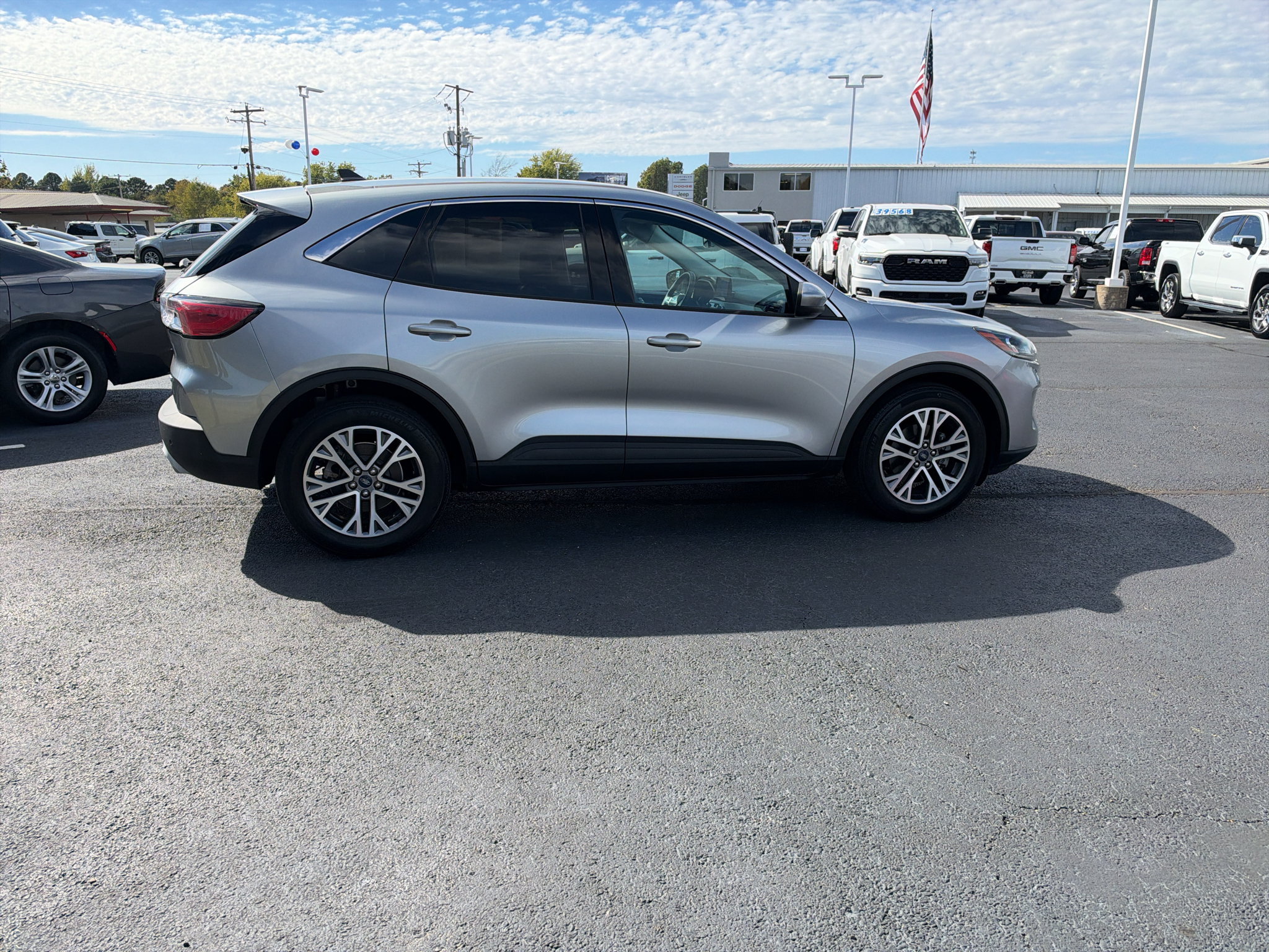 2022 Ford Escape Hybrid SEL Hybrid photo 4