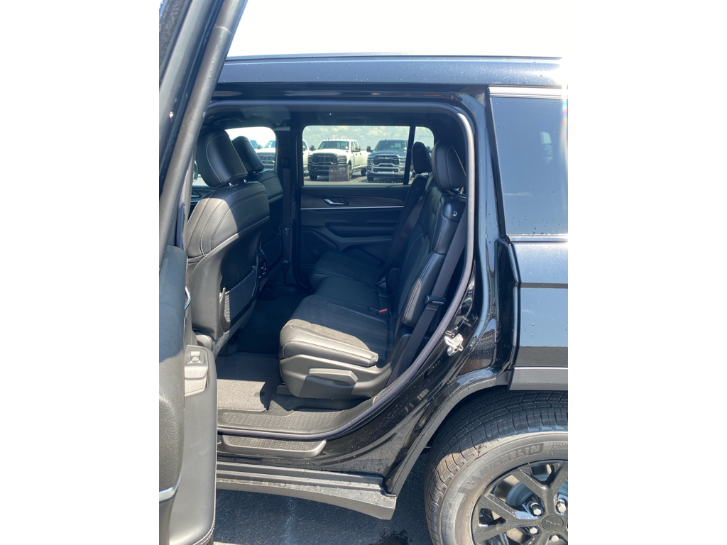 2026 Jeep Grand Cherokee L representative vehicle photo