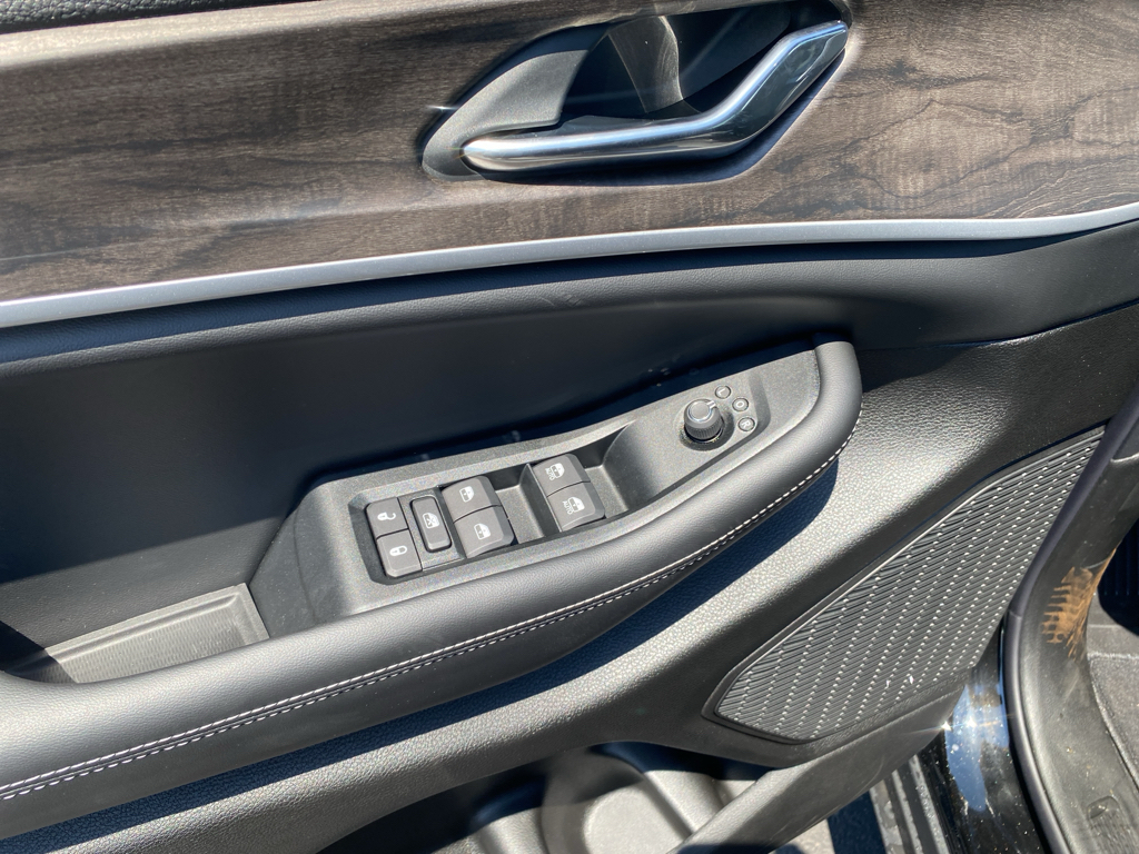 2026 Jeep Grand Cherokee L representative vehicle photo
