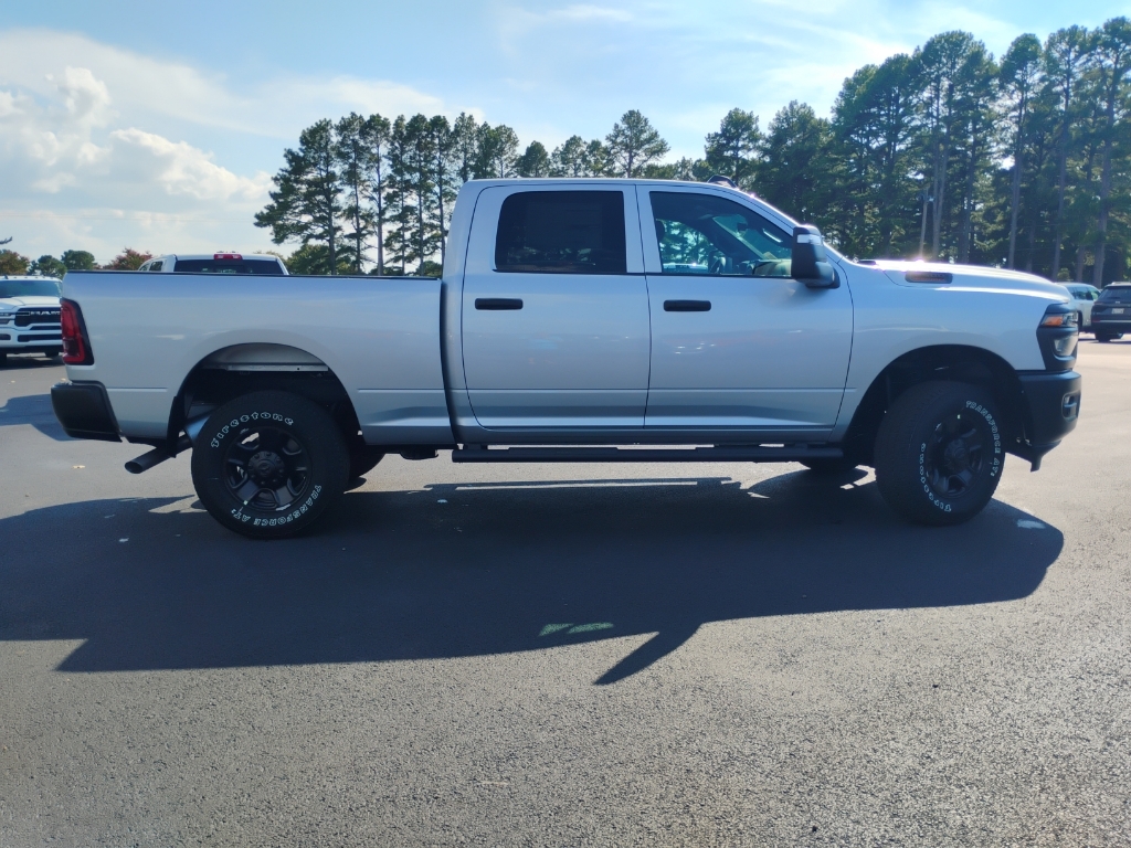 2026 Ram 2500 Tradesman photo 4