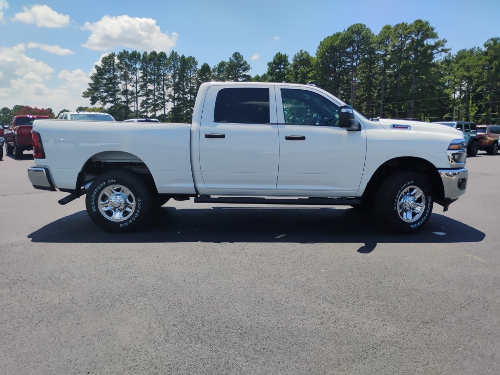 2026 Ram 2500 Tradesman photo 4