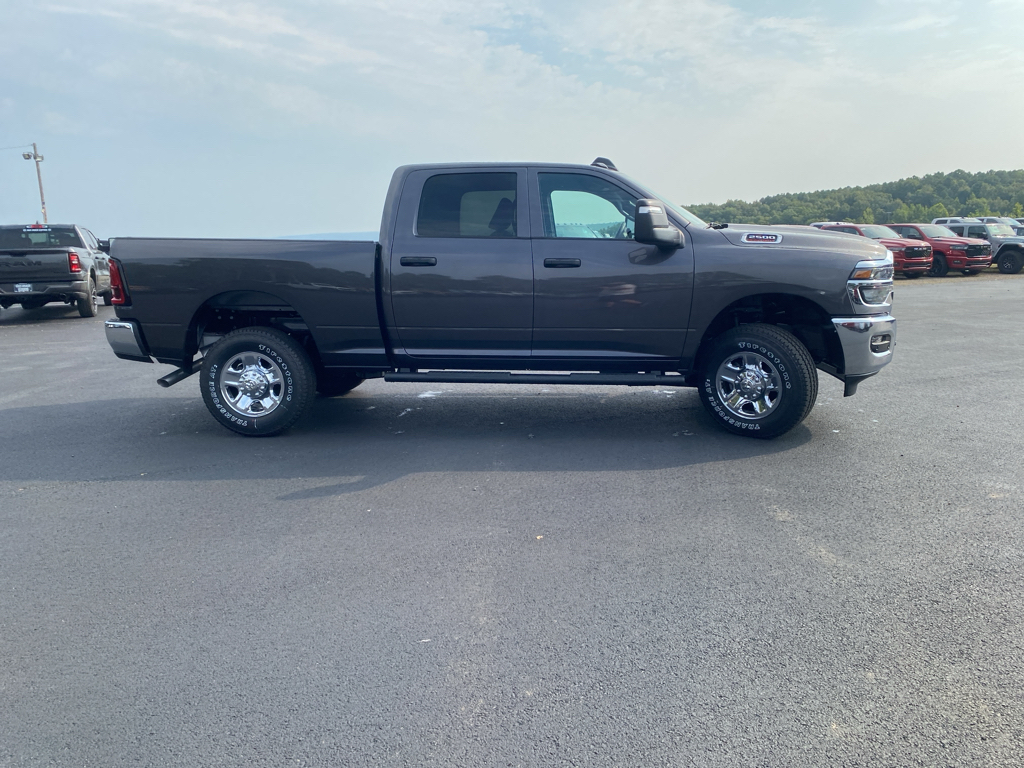 2026 Ram 2500 Tradesman photo 4