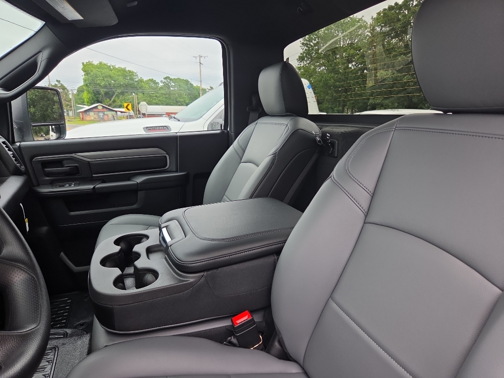 2026 Ram 5500 Chassis Tradesman photo 2
