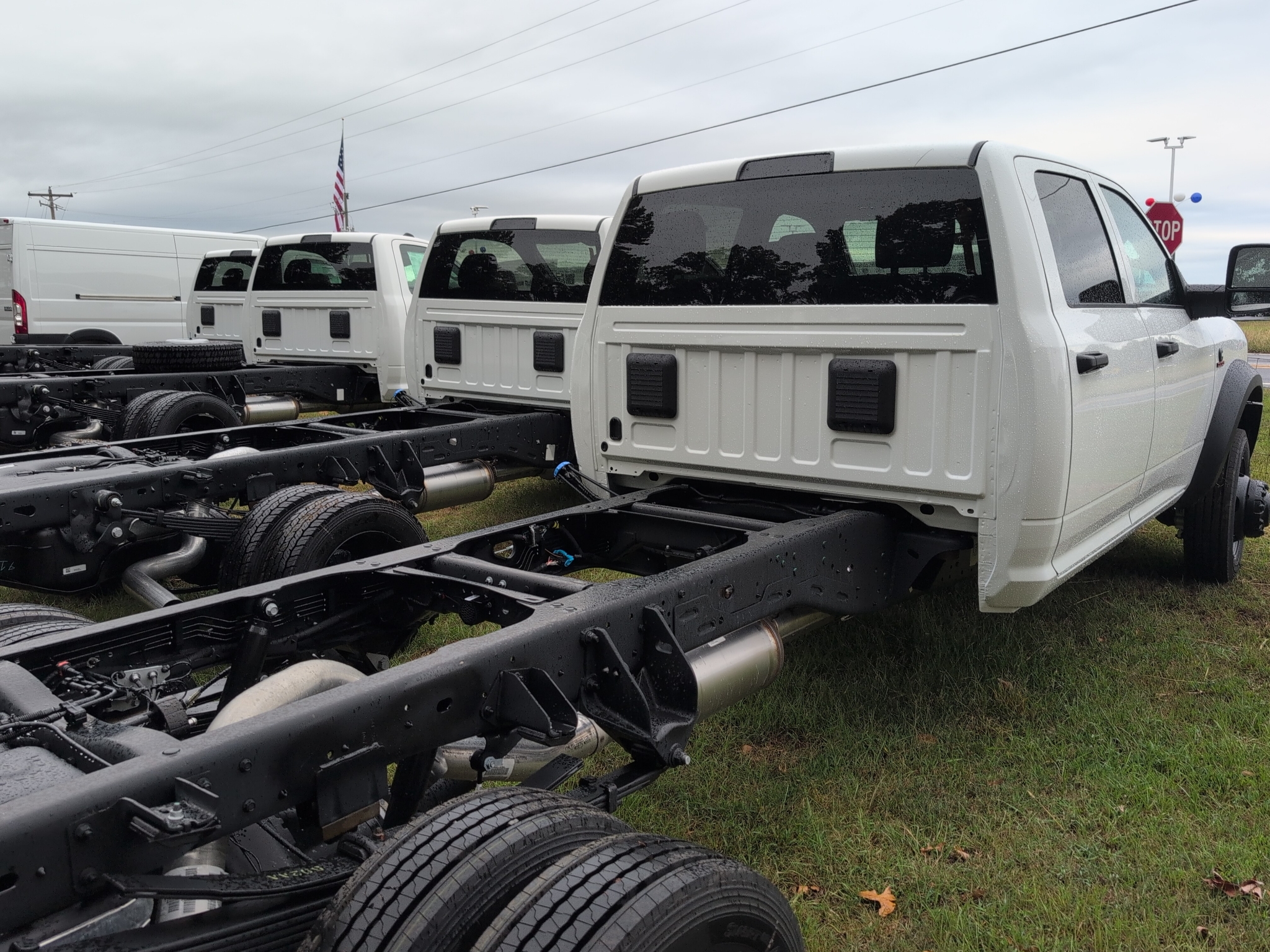 2027 Ram 5500 Chassis Tradesman photo 4