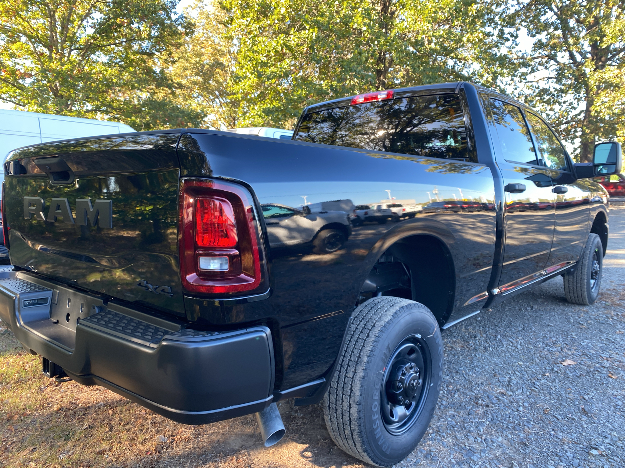 2027 Ram 2500 Tradesman photo 3