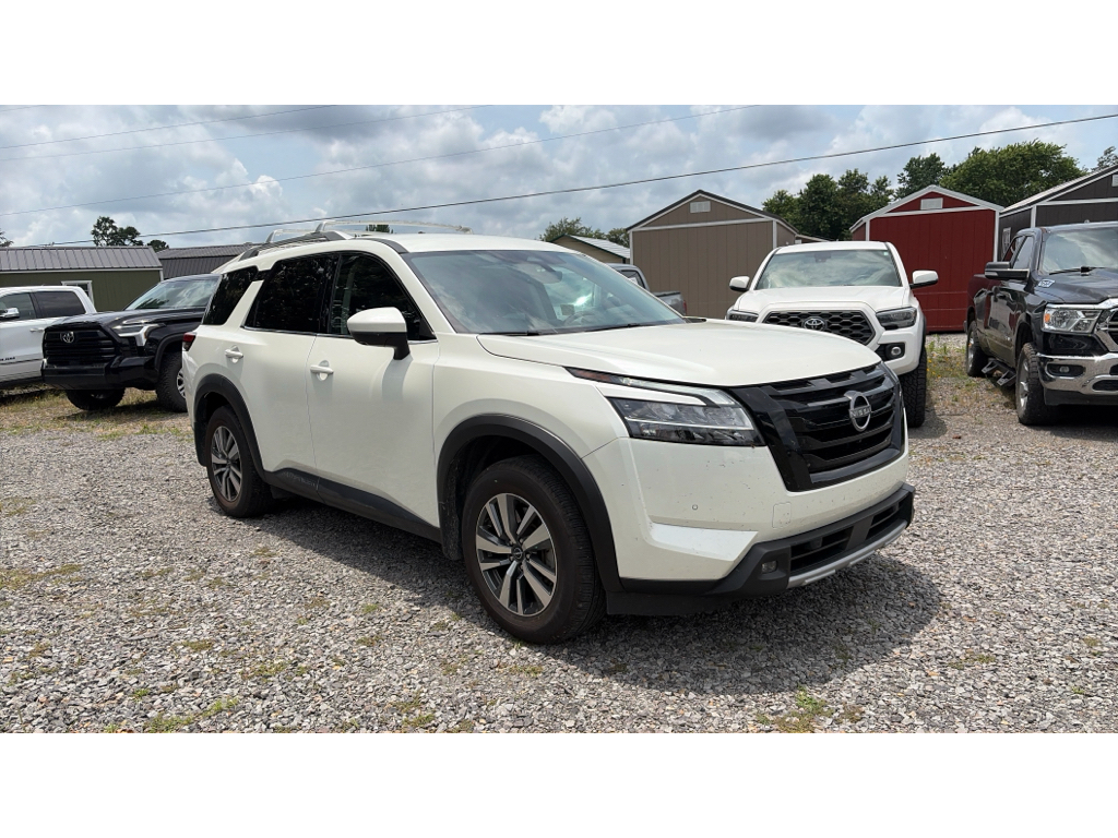 2024 Nissan Pathfinder SL photo 2