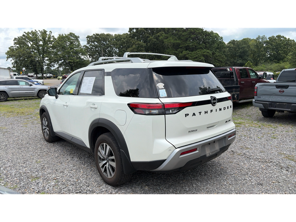 2024 Nissan Pathfinder SL photo 4