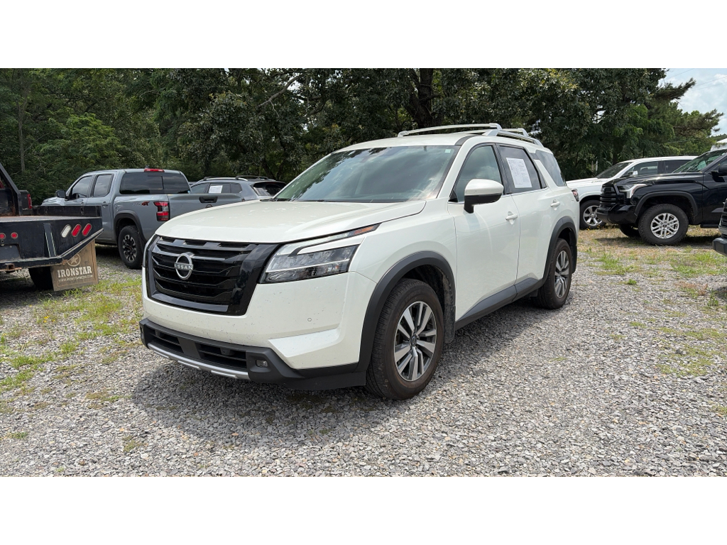 2024 Nissan Pathfinder SL photo 1