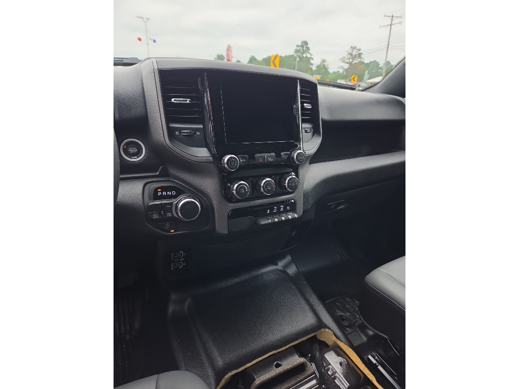 2025 Ram 1500 Tradesman photo 6