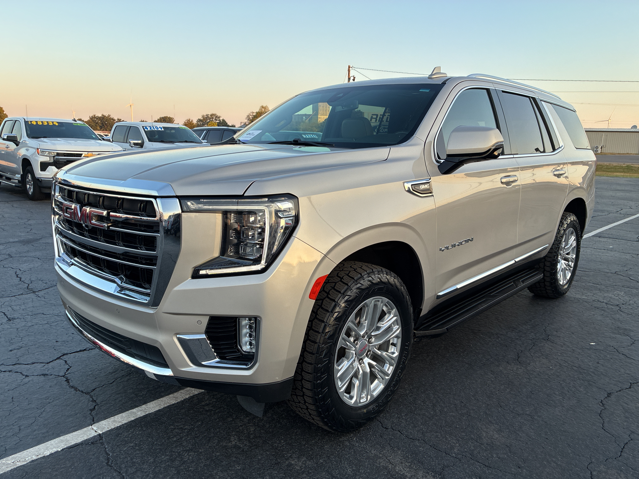 2021 GMC Yukon SLT photo 1
