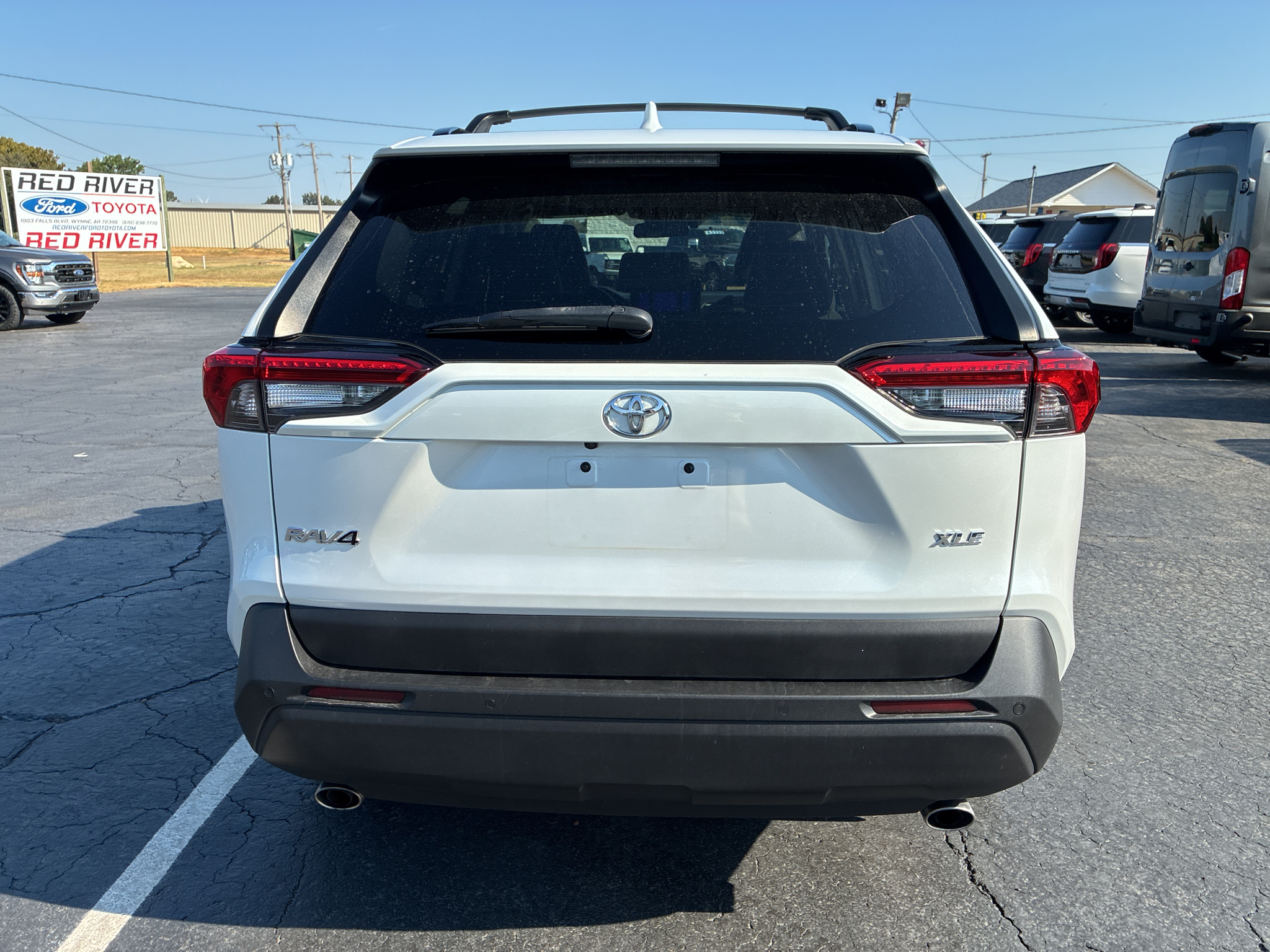 2023 Toyota RAV4 XLE Premium photo 6