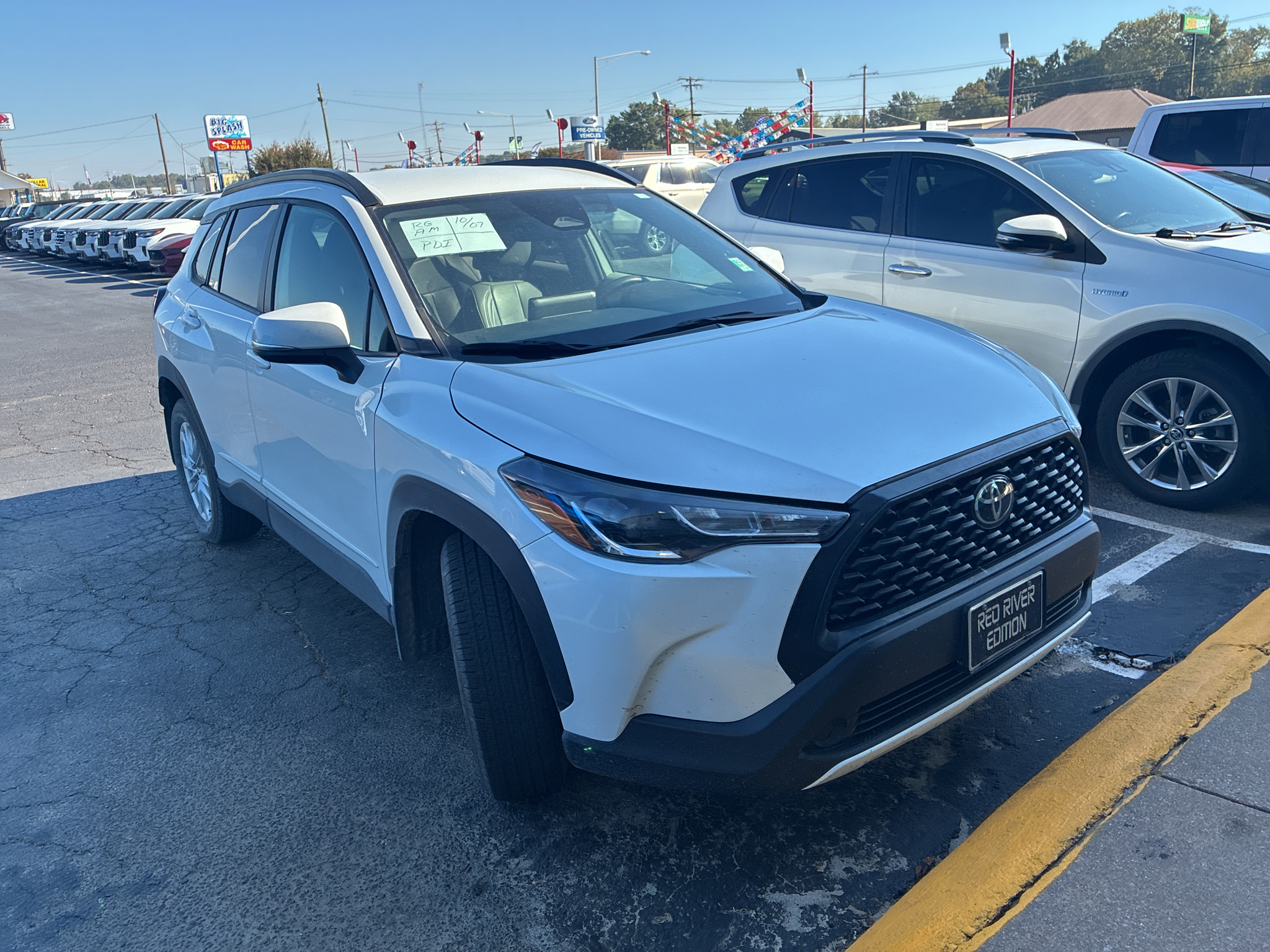 2023 Toyota Corolla Cross LE photo 2