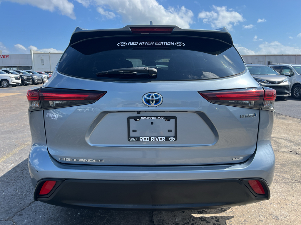 2024 Toyota Highlander representative vehicle photo
