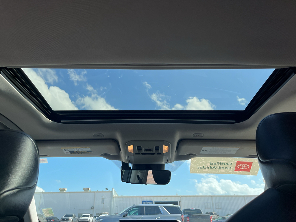 2024 Toyota Highlander representative vehicle photo